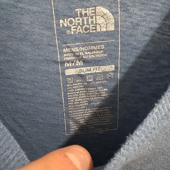 Men's Medium The North Face T-Shirt - Picture 2 of 3